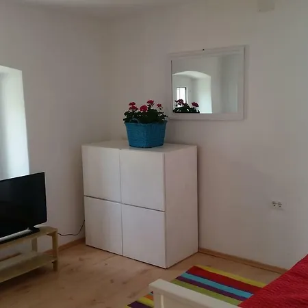 Holiday home Bobovisca, Old Stone House With Private Pool Bobovisca