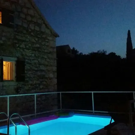 Bobovisca, Old Stone House With Private Pool Nyaraló *