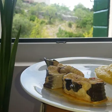 Bobovisca, Old Stone House With Private Pool * Bobovišća