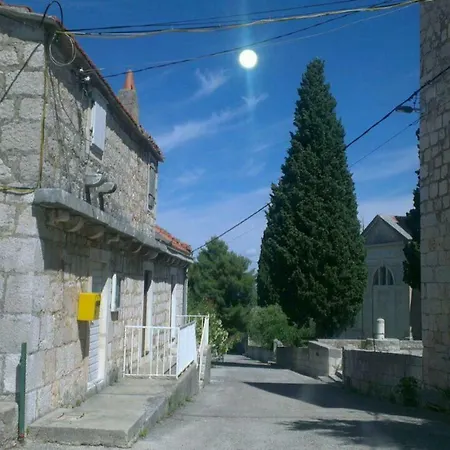 Bobovisca, Old Stone House With Private Pool * Bobovišća